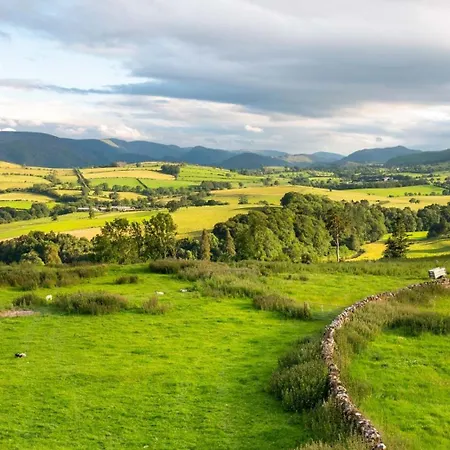 Crocus Penruddock, Dog & Eco Friendly With Hot Tub 度假居